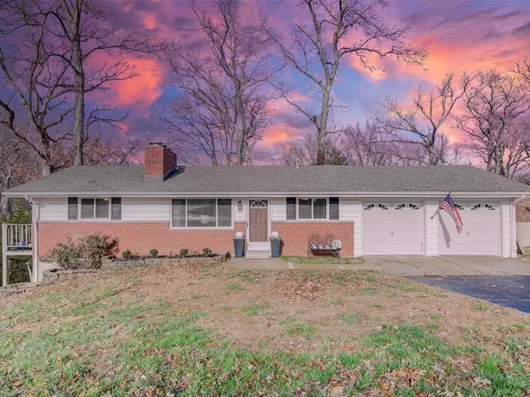 2929 Oetting Dr, Saint Charles, MO 63303