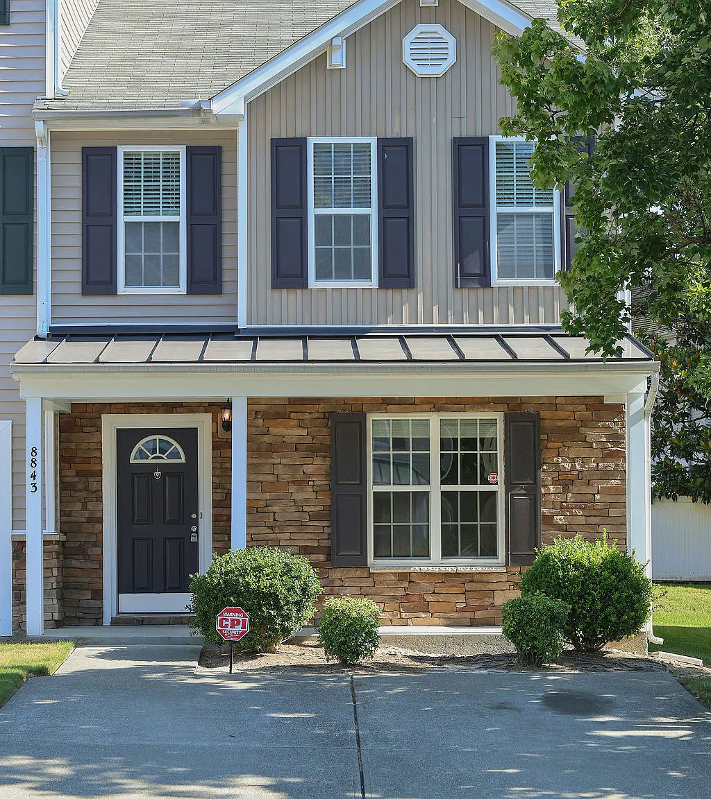 3 bed, 2.5 bath, 1519 sqft, $1,850 — Photo 2