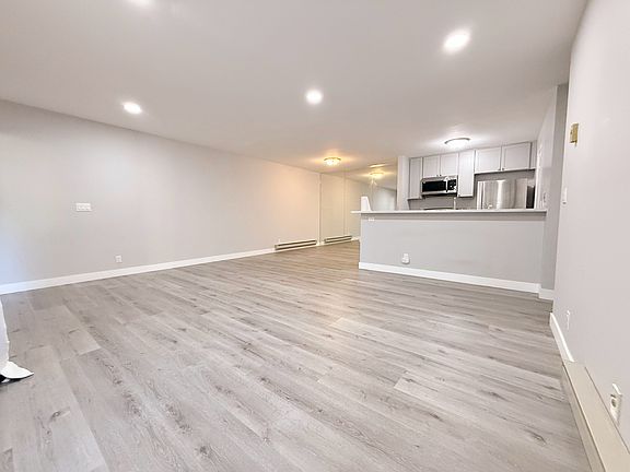 3rd image of 39139 Argonaut Way APT 105