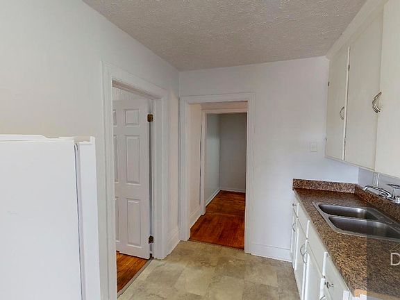 5th image of 129 S Hosmer St APT 3