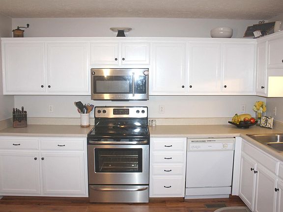 5th image of 2432 Plymouth Ct