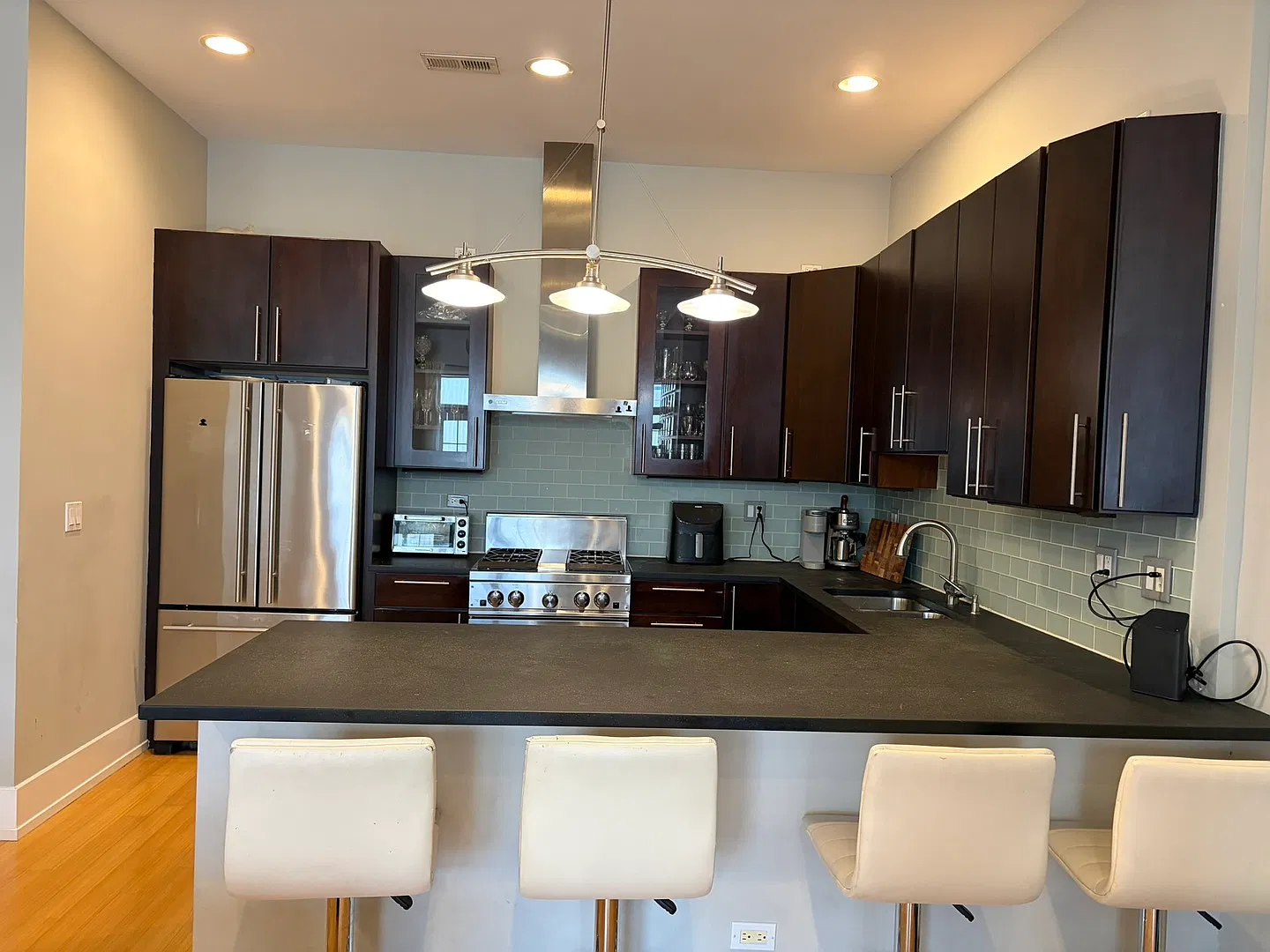 3 bed, 1650 sqft, $3,900 — Photo 4
