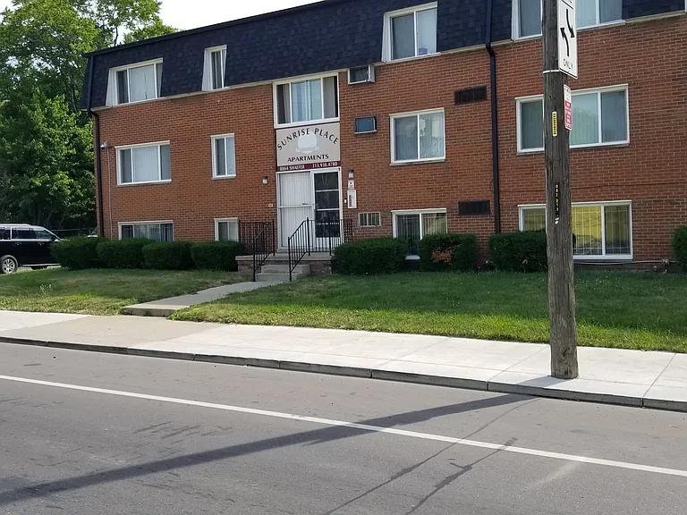 Sunrise Place Apartments — Photo 18