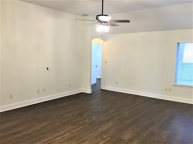 2322 Sean St — Photo 6