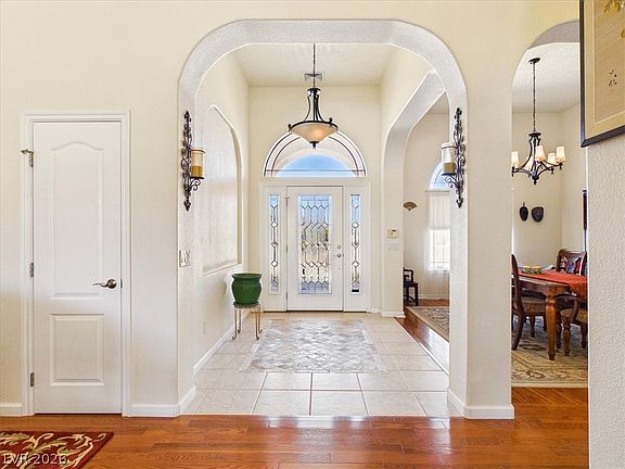 4th image of 6841 Longmeadow Dr