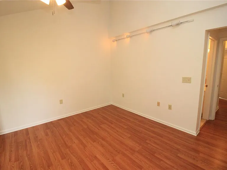 106 Founders Ct — Photo 26
