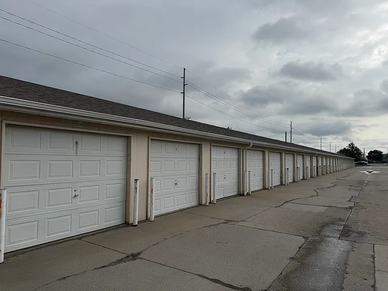 Prairie View Apartments — Photo 14