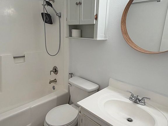 4th image of 5186 NE 6th Ave APT 721