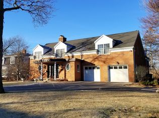 4043 Fairway Dr, Wilmette, IL 60091
