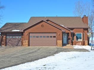 W3292 Schrepfer Ln, Belleville, WI 53508