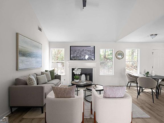 5th image of 2203 Hidden Creek Dr