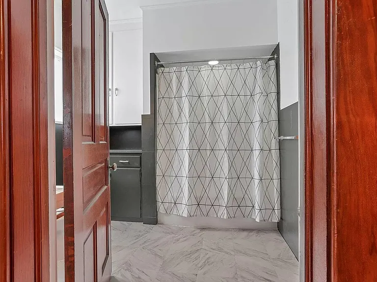 365 Hudson Ave #1 — Photo 12