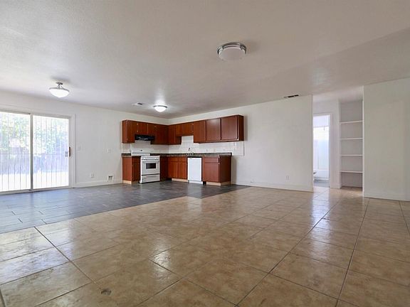 3rd image of 7541 Branchwood Way