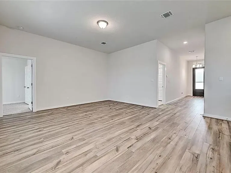 116 Joseph Hawkins Ln — Photo 8