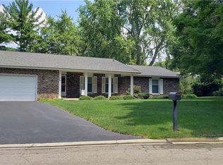 15 Lakewood Dr, Danville, IL