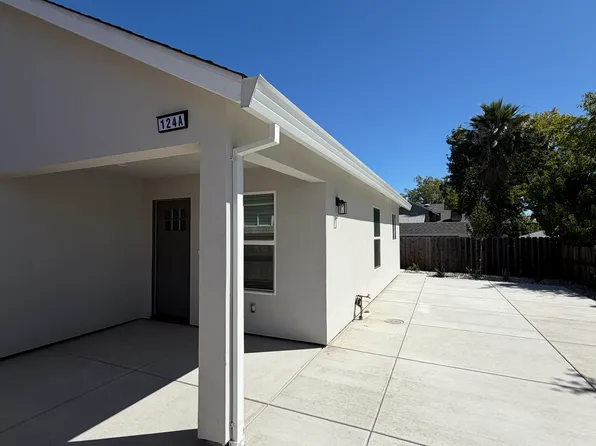 124 Cedar St #A, Roseville, CA 95678