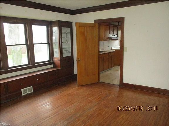 4th image of 5314 Northcliff Ave