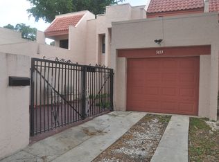 5653 NW 16th St, Lauderhill, FL 33313