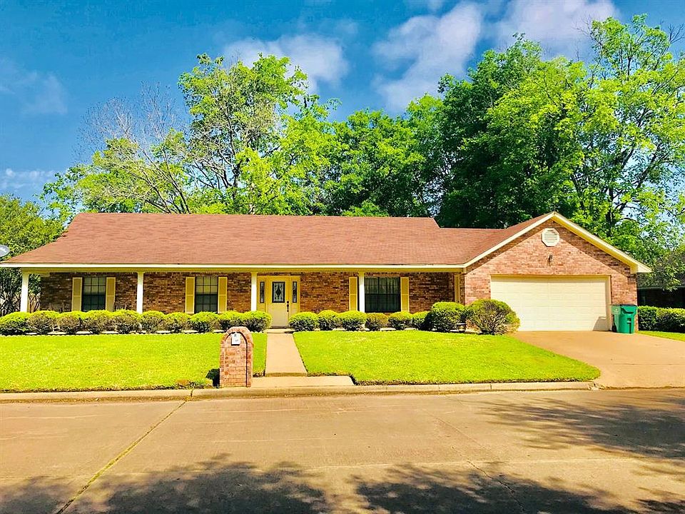 1st image of 207 Enchanted Estates Dr