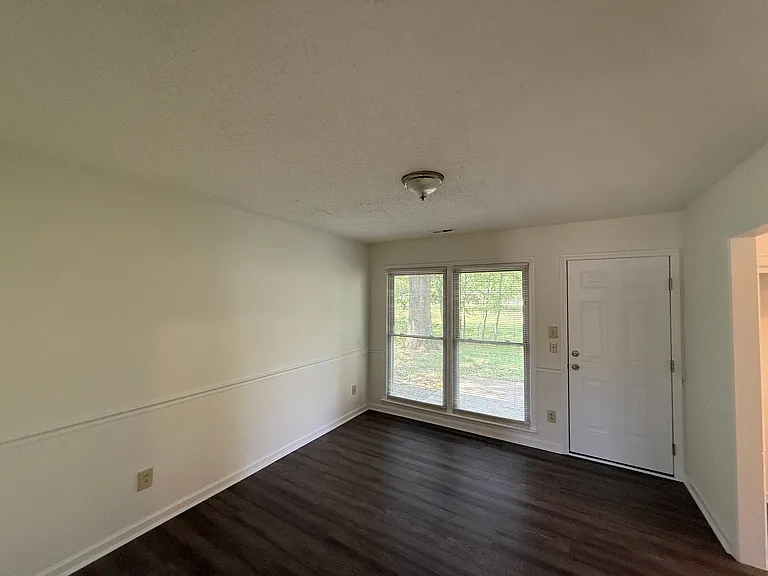 104 Shaverlee Ct — Photo 7
