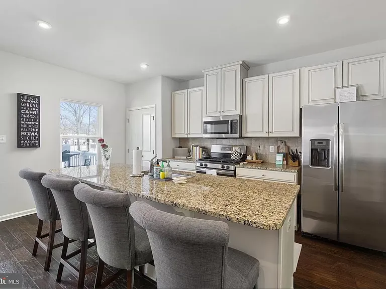 1305 Kohana Dr — Photo 4