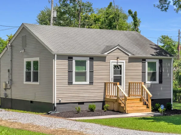 303 Park Ln, Clarksville, TN 37042