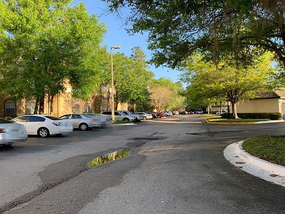 4th image of 17110 Carrington Park Dr #8