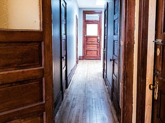 3rd image of 1958 W Dickens Ave #2