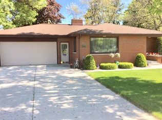 2006 Fairmont St, Manitowoc, WI 54220