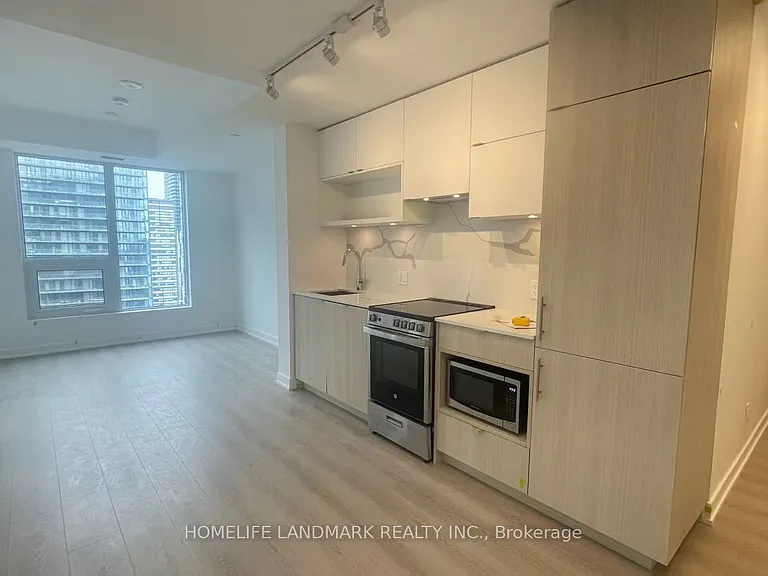 100 Queen St E #3010 — Photo 6