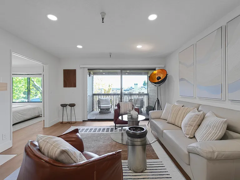 2111 Latham St #307 — Photo 18