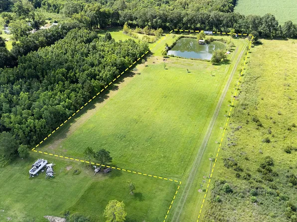 1062 Sam Champagne Rd, Breaux Bridge, LA 70517