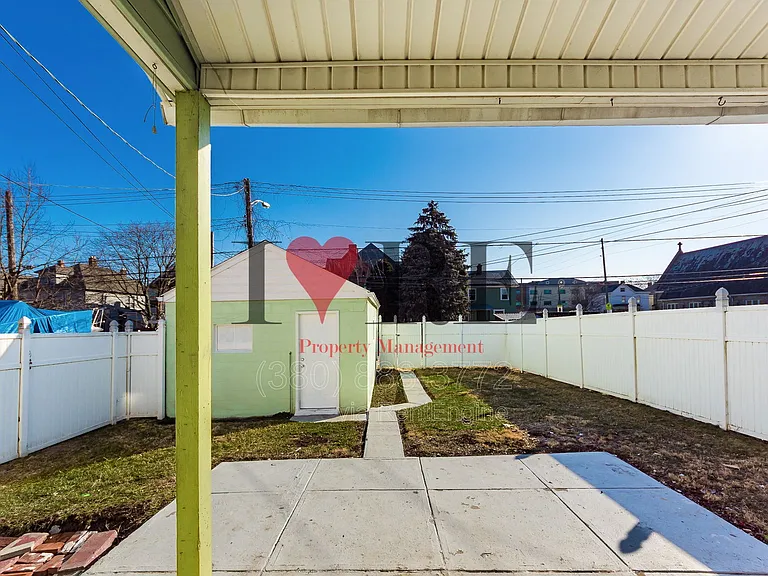 158 Dakota Ave — Photo 10