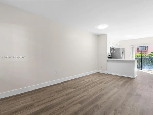5400 W 21st Ct APT 104, Hialeah, FL 33016