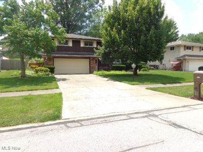 6417 Thoreau Dr, Parma, OH, 44129