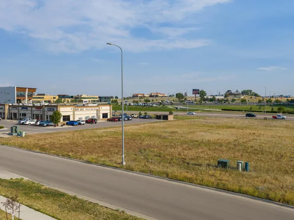2015 Hope Ct, Rapid City, SD 57701