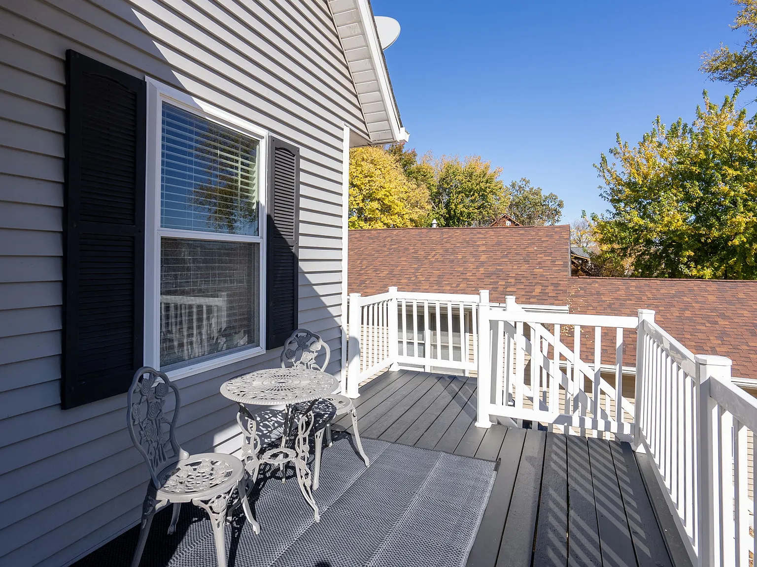 3 bed, 2.5 bath, 1750 sqft, $3,300 — Photo 3