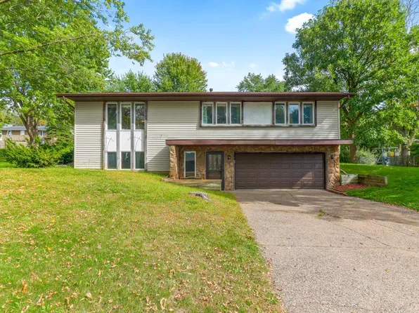 324 N Wasson Ln, River Falls, WI 54022