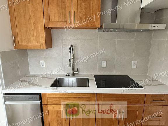 3rd image of 12835 NE 104th St Unit B