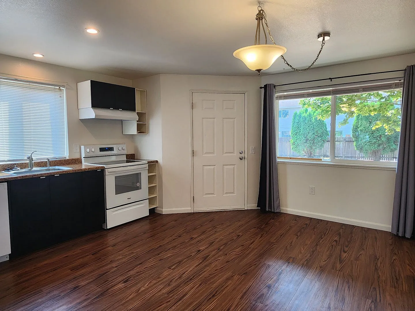 Beautiful 2 Bedroom, 1.5 Bath Townhouse Style Apartment, Monroe $2250.00 per/mo — Photo 4