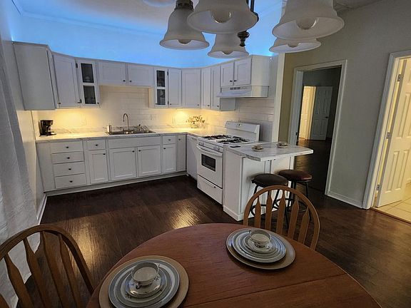 4th image of 3594 Belden Pike