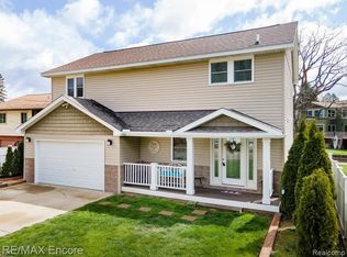3916 Iris Dr, Waterford, MI