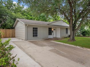 811 N Cooper St, Arlington, TX 76011