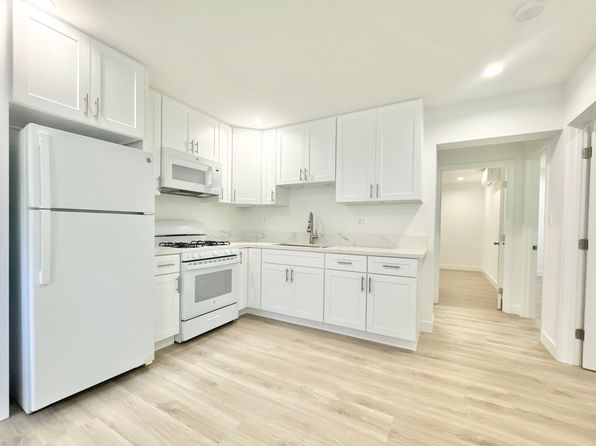 2032 S Shenandoah St #8