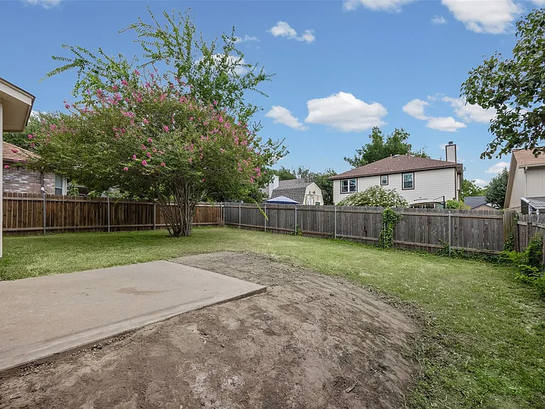 2432 Roundabout Ln — Photo 21