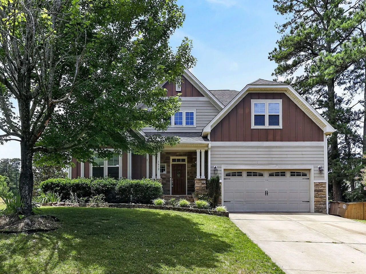 5 bed, 3.5 bath, 3311 sqft, $3,195 — Photo 3