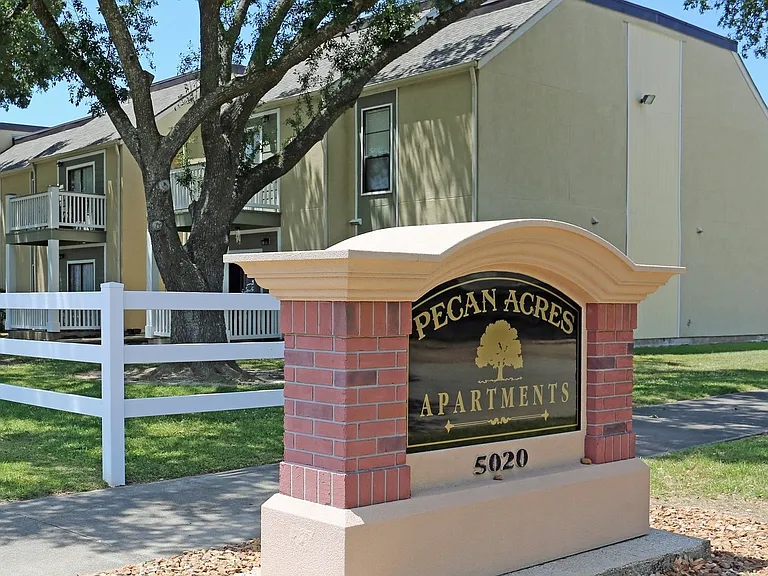Pecan Acres — Photo 24