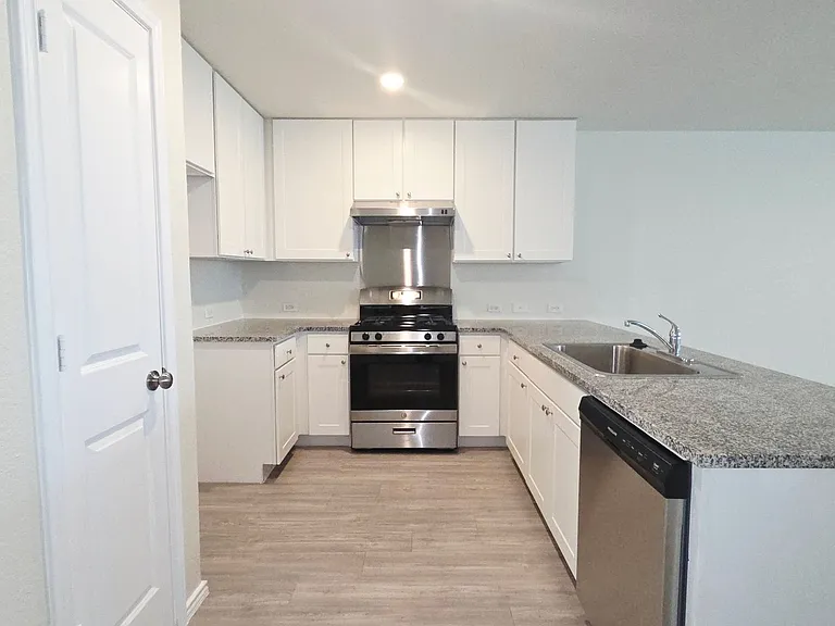 4310 Rapids Way — Photo 6