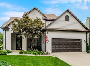 324 SE Bingham Dr, Lees Summit, MO 64086