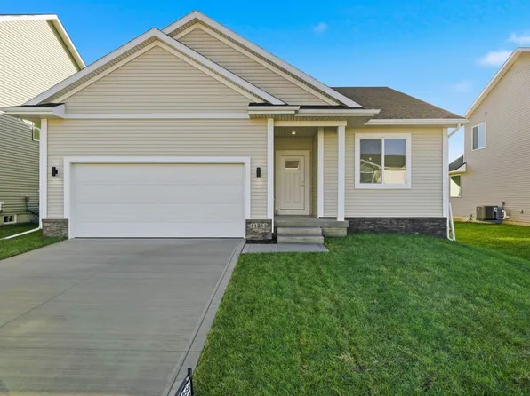 14242 Northpark Dr, Urbandale, IA 50323
